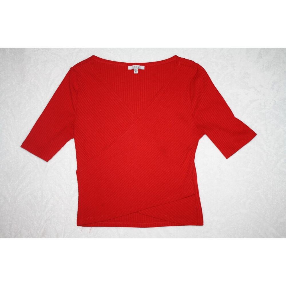 Women's Red Crop Top / V Neck / Short Sleeve / Iris / Size: M / Solid